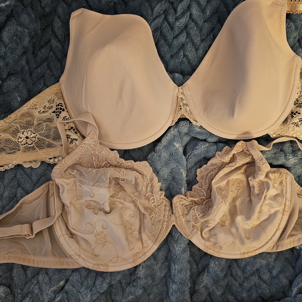 Wacoal Cream Full-Coverage Bra with Underwire and Molded Cups